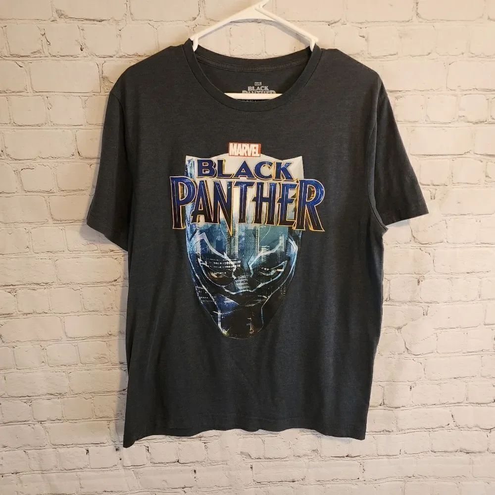 Men's Marvel's Black Panther shirt, size large